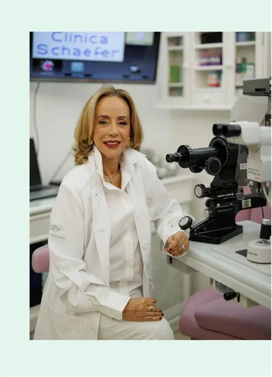 Retrato da Dra. Tania Schaefer, médica oftalmologista referência em Ortoceratologia